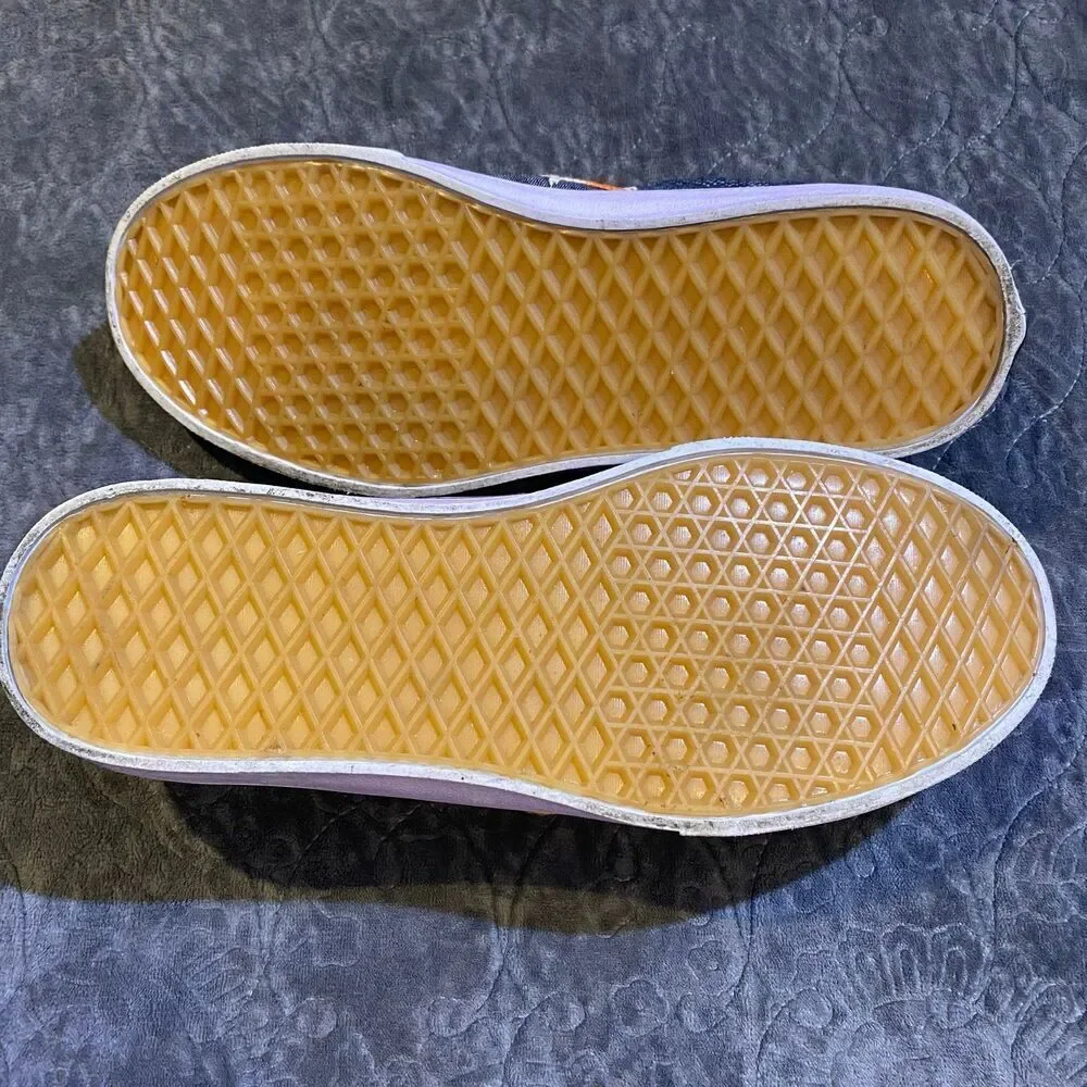 Frida Kahlo Hand Stitched Slip On Tennis Shoes Size 9 - Picture 7 of 10